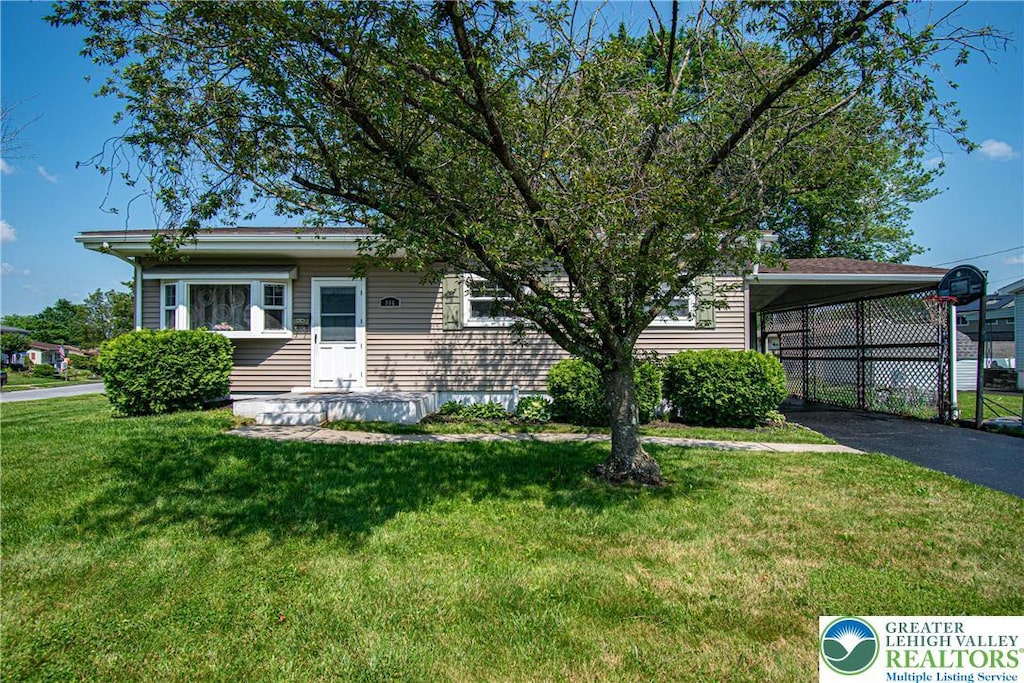 806 Circle Dr, Catasauqua Boro, PA 18032 - view of front of house with asphalt driveway and an attached carport