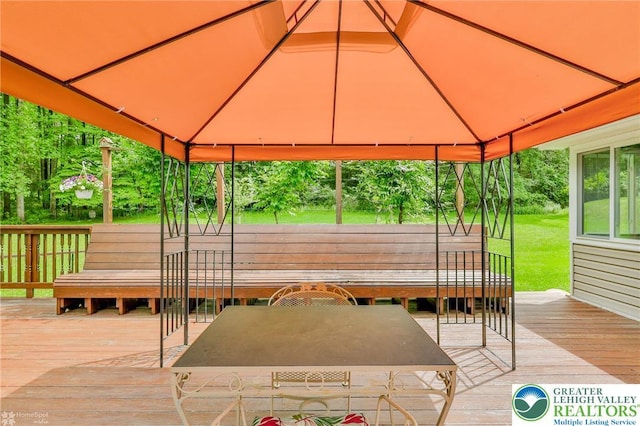 142 Hickory Ln, Chestnuthill Twp, PA 18353 - wooden terrace with a gazebo