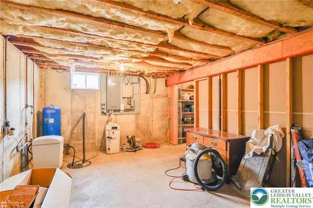 142 Hickory Ln, Chestnuthill Twp, PA 18353 - basement featuring a water pressure tank and electric panel