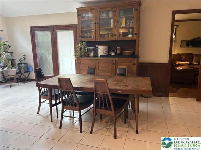 4804 Parkview Dr S, Lower Macungie Twp, PA 18049 - dining area with wainscoting and light tile patterned floors