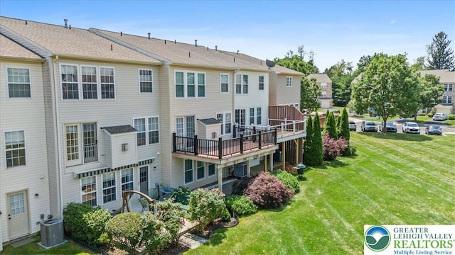 4583 Jasmine Dr, Upper Saucon Twp, PA 18034 - back of property with a yard and a wooden deck