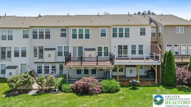 4583 Jasmine Dr, Upper Saucon Twp, PA 18034 - back of house with a yard and a deck