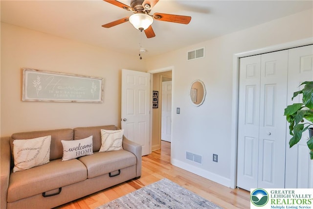 4691 Hampshire Dr, Hanover Twp, PA 18017 - living area with light wood-type flooring and a ceiling fan