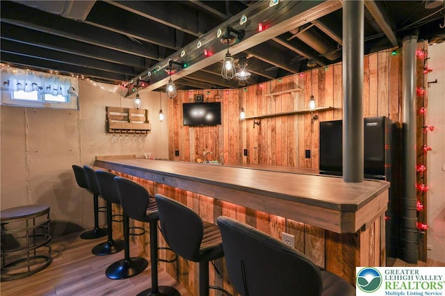 4691 Hampshire Dr, Hanover Twp, PA 18017 - indoor dry bar with wood finished floors