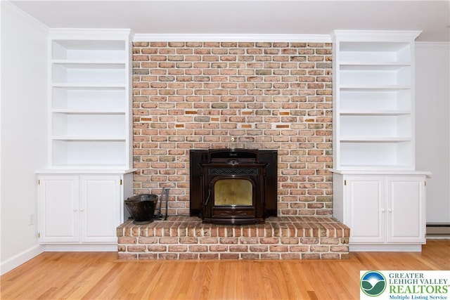 4015 Sycamore Dr, Lehigh Twp, PA 18067 - detailed view of wood finished floors and built in features