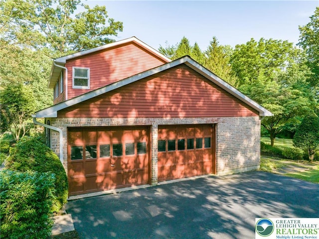 4015 Sycamore Dr, Lehigh Twp, PA 18067 - garage with driveway