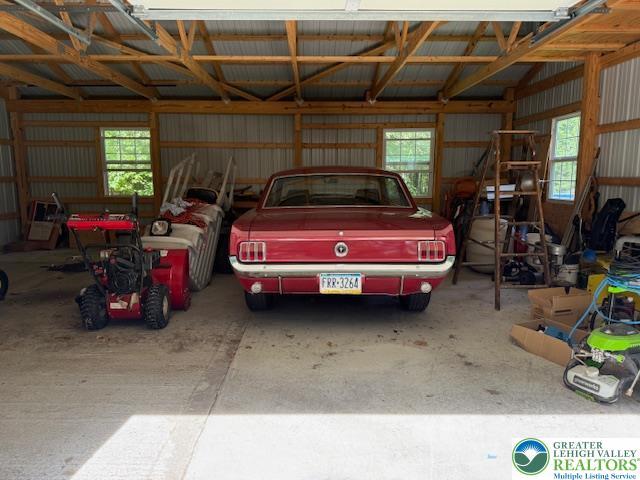 9155 N Loop Rd, Washington Twp, PA 18080 - photo 23