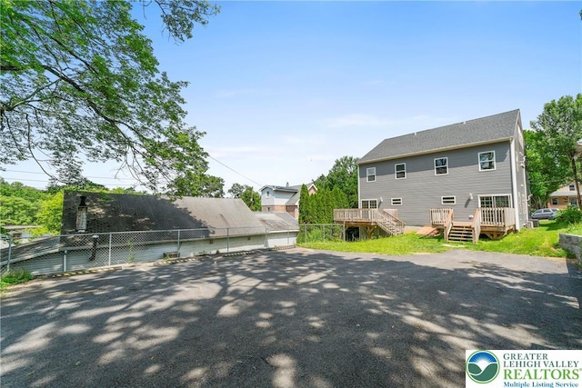 271 W Fairview St W, Bethlehem City, PA 18018 - back of property featuring a wooden deck