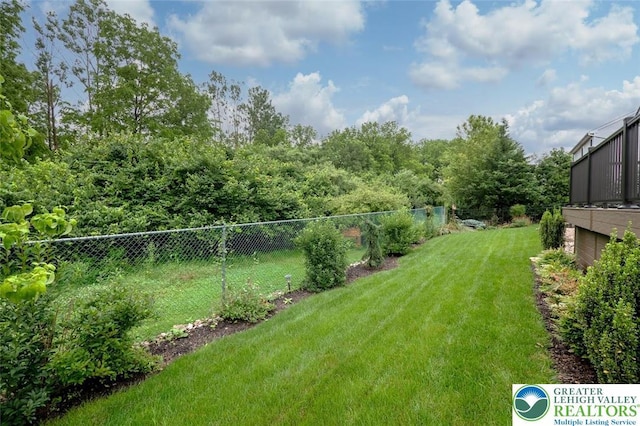 2186 Eagles Landing Dr, Upper Nazareth Twp, PA 18064 - view of yard
