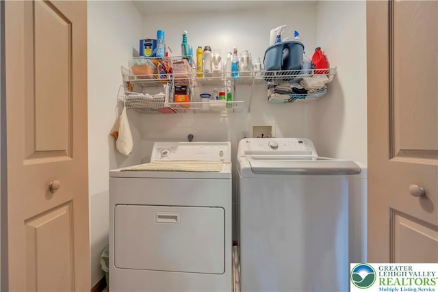 101 Blackstone Dr, Bushkill Twp, PA 18091 - washroom featuring washing machine and dryer