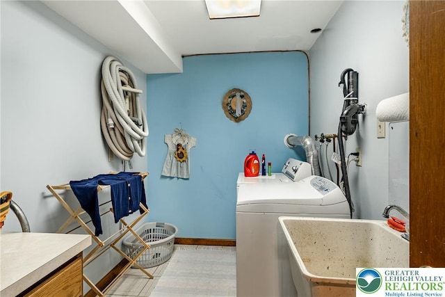 530 Station Rd, Richland Twp, PA 18951 - washroom with washer and dryer and baseboards