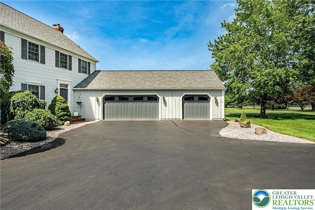 530 Station Rd, Richland Twp, PA 18951 - garage with asphalt driveway