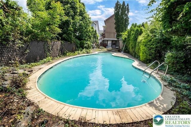2103 N 1st Ave, Whitehall Twp, PA 18052 - view of pool