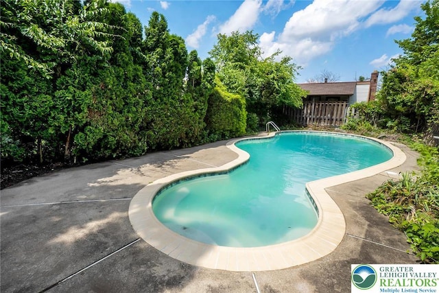 2103 N 1st Ave, Whitehall Twp, PA 18052 - view of swimming pool