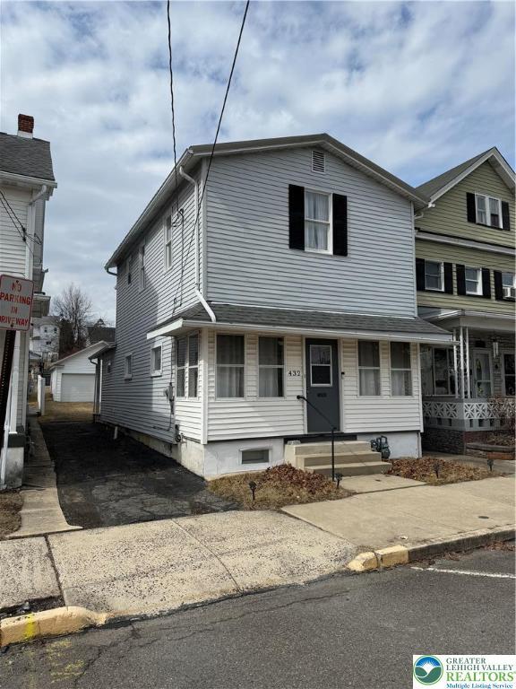 432 3rd St, Lehighton Boro, PA 18235 - view of front of property featuring an outbuilding and a detached garage