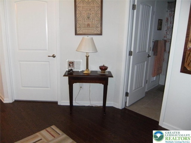 4088 Eveningstar Rd, Emmaus Boro, PA 18049 - hall with wood finished floors