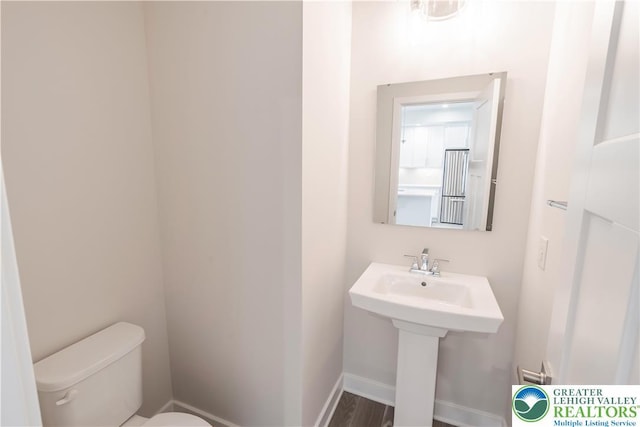 1022 Watson Ct, Upper Macungie Twp, PA 18051 - half bathroom with toilet and baseboards
