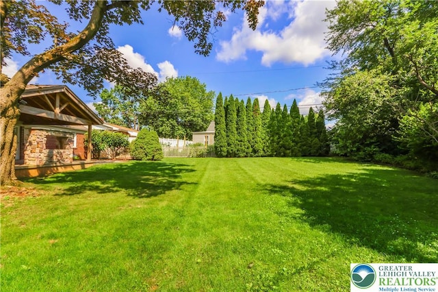 1882 Ridgelawn Ave, Bethlehem City, PA 18018 - view of yard