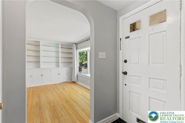 1882 Ridgelawn Ave, Bethlehem City, PA 18018 - entrance foyer with arched walkways and wood finished floors