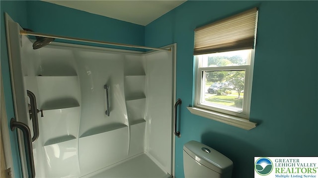 5278 Herman St, Heidelberg Twp, PA 18053 - bathroom with a shower