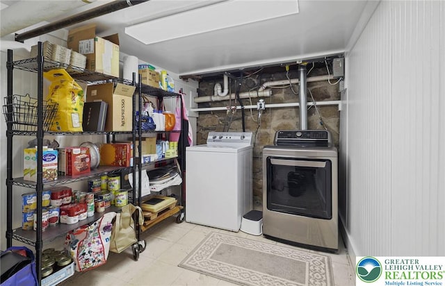 3224 Middle Easton Belmont Pike, Hamilton Twp, PA 18360 - laundry area featuring independent washer and dryer