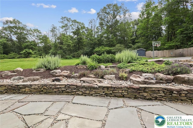 3224 Middle Easton Belmont Pike, Hamilton Twp, PA 18360 - view of yard featuring a shed