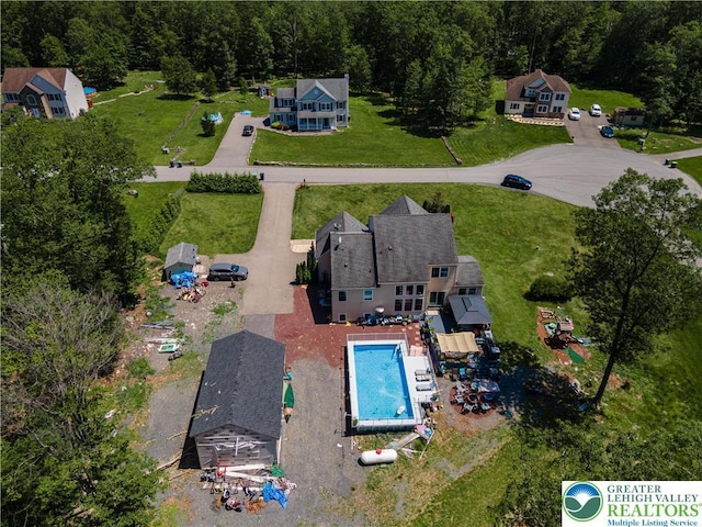 6 Westridge Ct, Middle Smithfield Twp, PA 18302 - bird's eye view of a pool