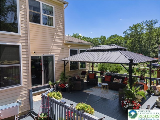6 Westridge Ct, Middle Smithfield Twp, PA 18302 - wooden terrace with an outdoor living space and a gazebo