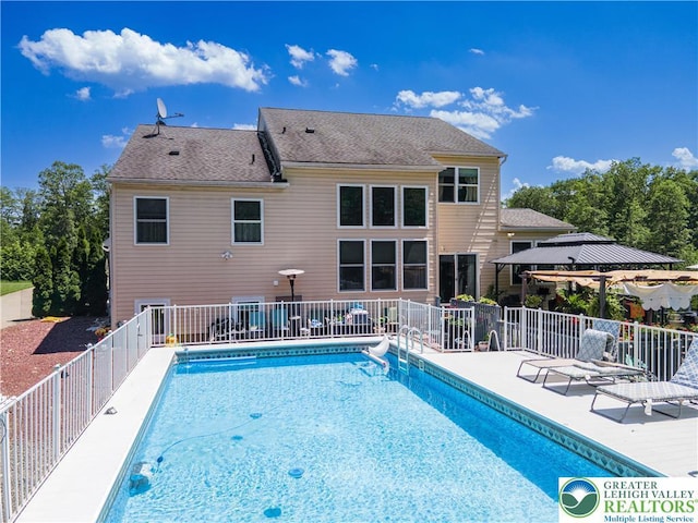 6 Westridge Ct, Middle Smithfield Twp, PA 18302 - view of swimming pool with a patio