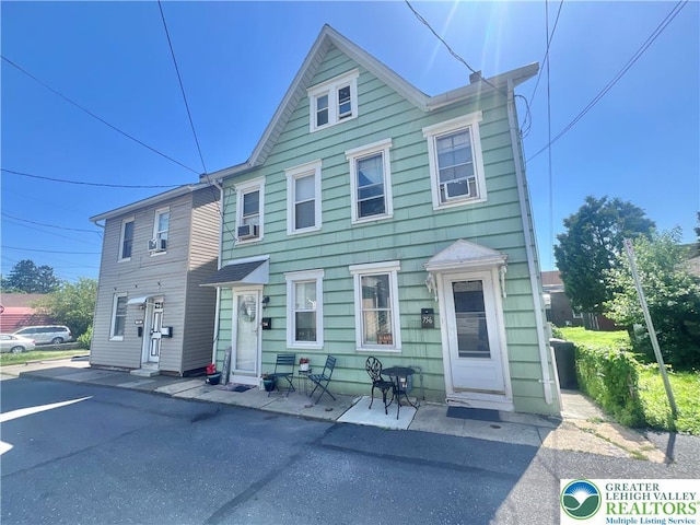 754 Limestone, Catasauqua Boro, PA 18032 - photo 2