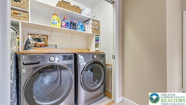 310 Spyglass Hill Rd, Bath Boro, PA 18014 - laundry area featuring independent washer and dryer and baseboards