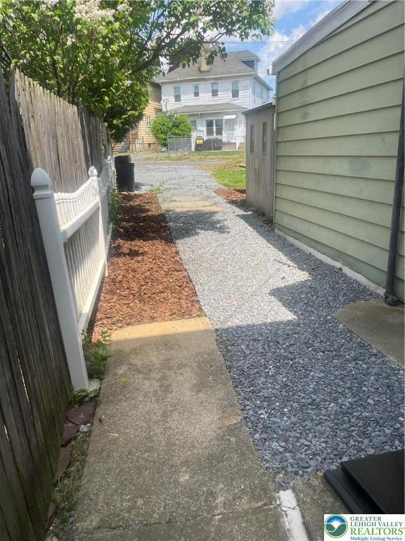 105 Chambers St, Phillipsburg, NJ 08865 - photo 2