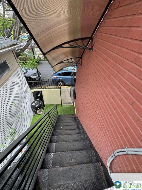 640 Park St, Allentown City, PA 18102 - view of stairs