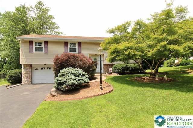 5979 Club House Ln, Lower Macungie Twp, PA 18106 - photo 1