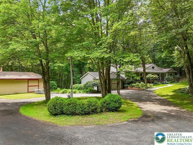 4018 Manor Dr, Hamilton Twp, PA 18360