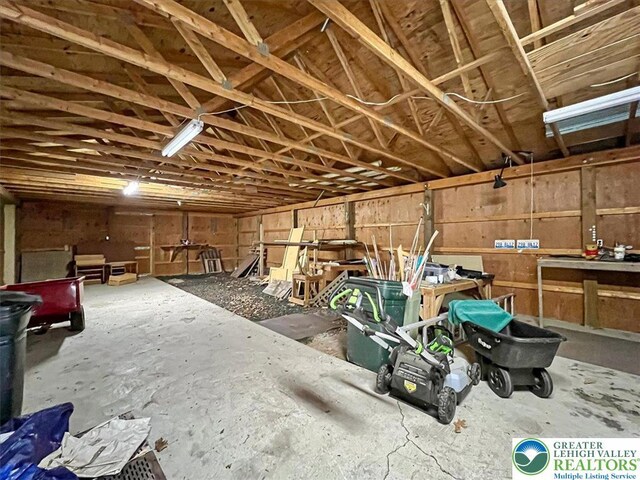 4018 Manor Dr, Hamilton Twp, PA 18360