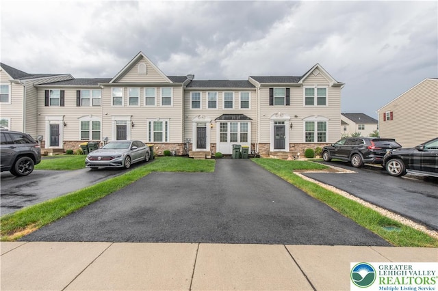 1143 Westminster Dr, Upper Macungie Twp, PA 18031 - photo 2