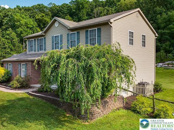 2484 Alpine Dr, Lower Saucon Twp, PA 18055 - photo 2