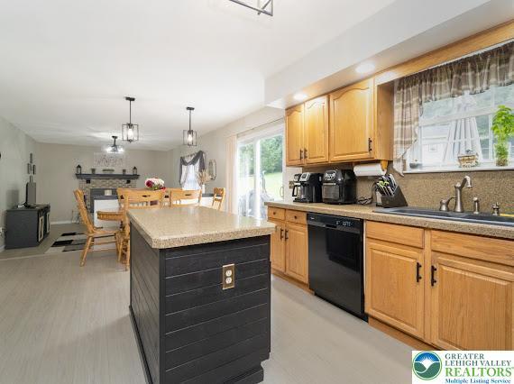 2484 Alpine Dr, Lower Saucon Twp, PA 18055 - photo 15
