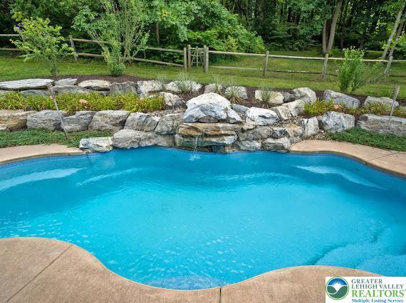 2484 Alpine Dr, Lower Saucon Twp, PA 18055 - photo 38