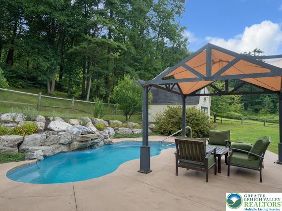 2484 Alpine Dr, Lower Saucon Twp, PA 18055 - photo 42