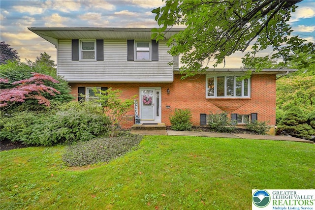 1812 Treeline Dr, Forks Twp, PA 18040 - view of front of property featuring a front yard and brick siding