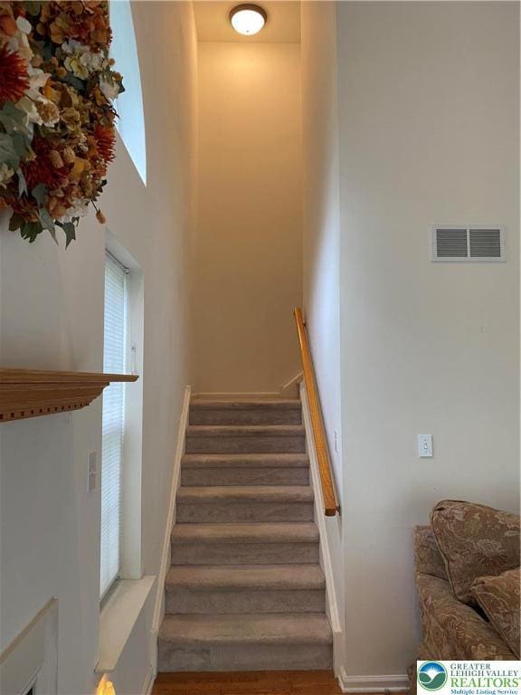 120 Palomino Cir, Washington Twp, PA 18013 - view of stairway
