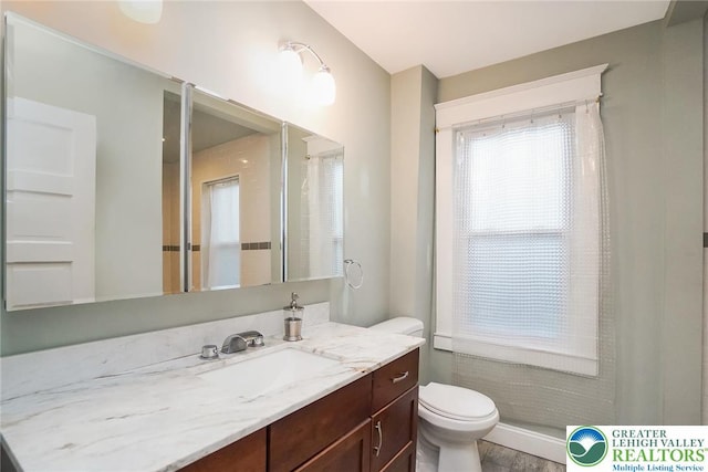 537 Seitz St, Easton, PA 18042 - full bathroom featuring vanity and toilet