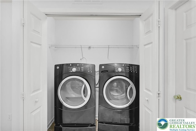 733 Trout Creek Ln, Allentown City, PA 18103 - laundry area featuring separate washer and dryer