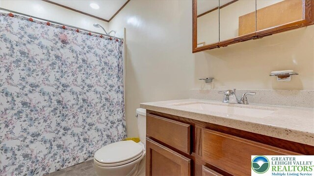 671 Dotters Corner Rd, Polk Twp, PA 18058 - bathroom featuring vanity and a shower with curtain