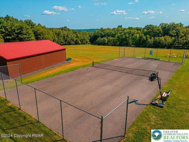 671 Dotters Corner Rd, Polk Twp, PA 18058 - view of community