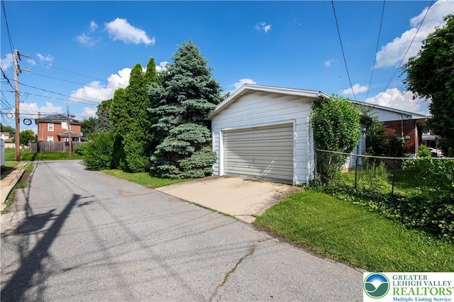 1919 W Cedar St Unit 1919, Allentown City, PA 18104 - detached garage with driveway