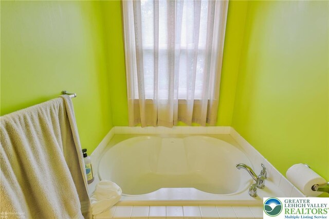 205 Maple Ct, Alburtis Boro, PA 18011 - full bath featuring a garden tub