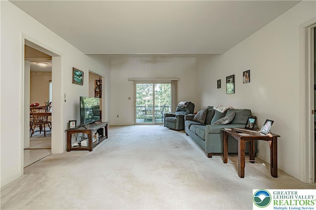 21 Winfield Ct, Easton, PA 18045 - living area featuring light colored carpet